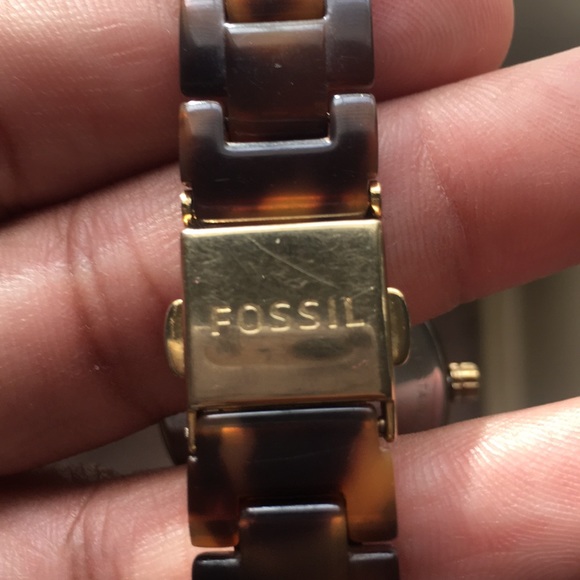 Tortoise Women Fossil Watch - Picture 3 of 4